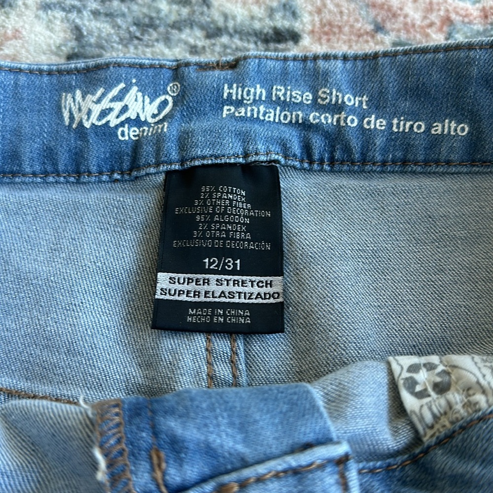 Aztec Jean Short - Picture 3 of 4